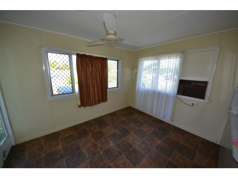 25 Lawrie St, Gracemere QLD 4702