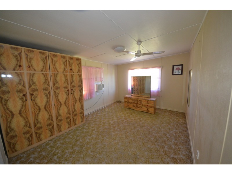25 Lawrie St, Gracemere QLD 4702