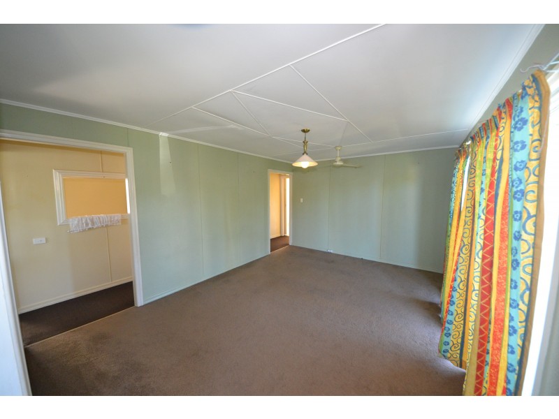 25 Lawrie St, Gracemere QLD 4702