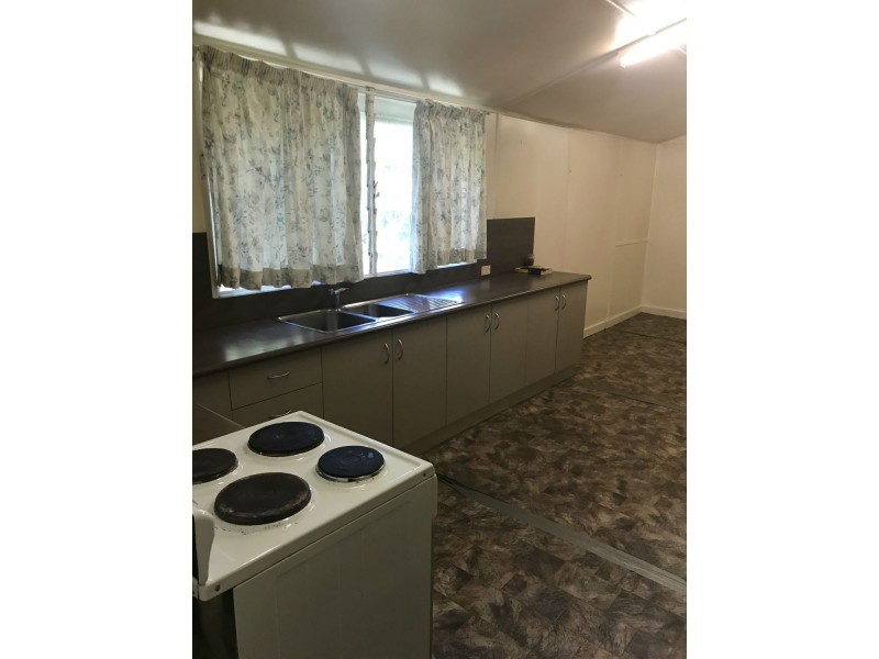 38 Gordon Street, Mount Morgan QLD 4714