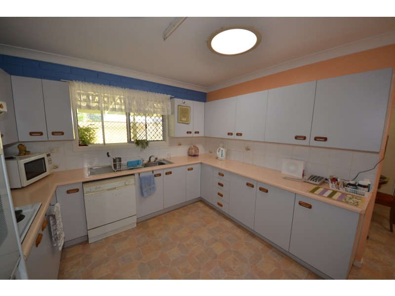 17 Archer Rd, Gracemere QLD 4702