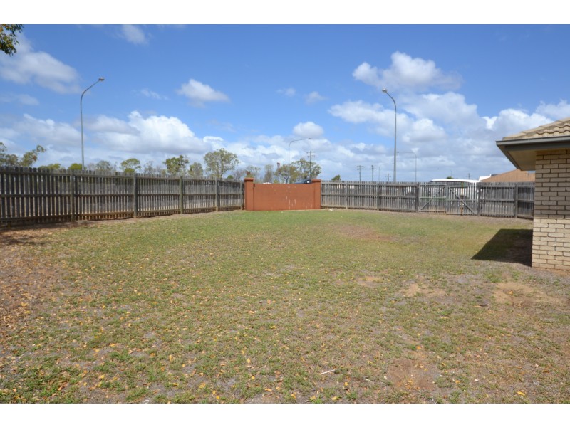 2 Rosella Dr, Gracemere QLD 4702