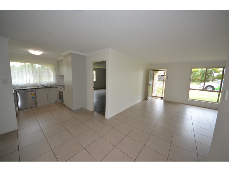 2 Rosella Dr, Gracemere QLD 4702