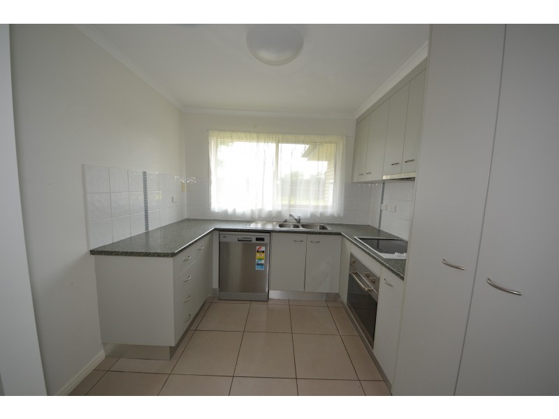 2 Rosella Dr, Gracemere QLD 4702