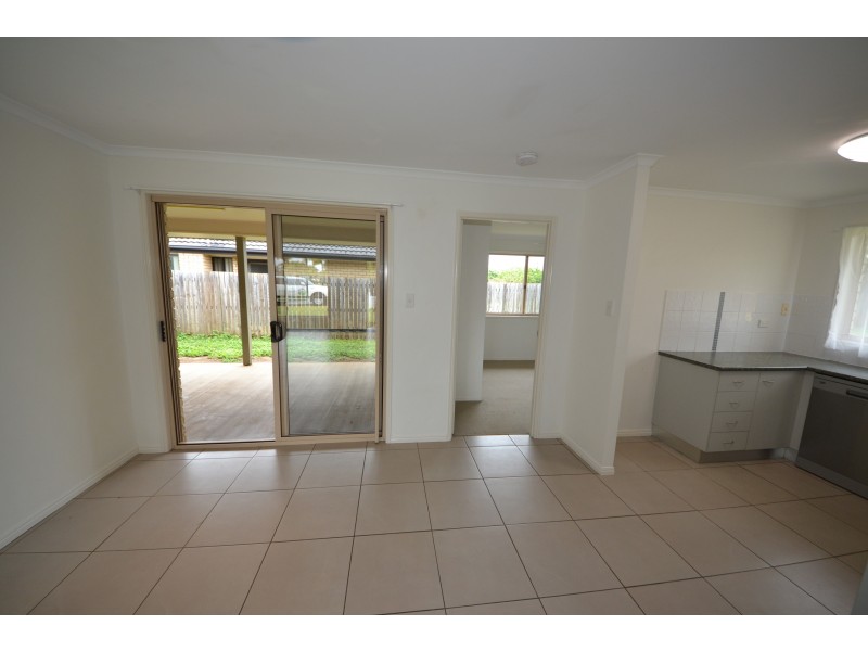 2 Rosella Dr, Gracemere QLD 4702
