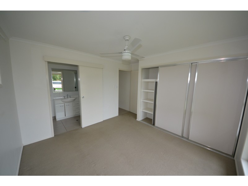 2 Rosella Dr, Gracemere QLD 4702