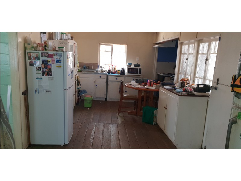 74 Darcy St, Mount Morgan QLD 4714