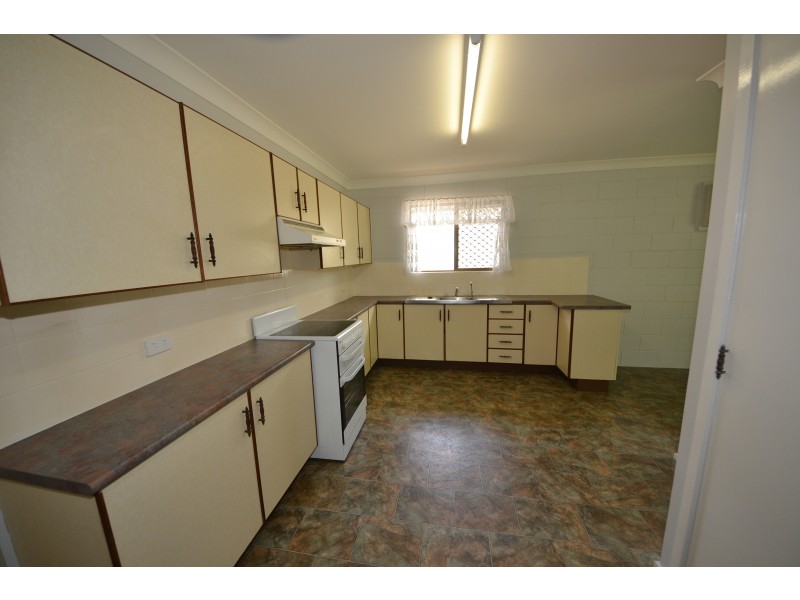 10 Fenwick St, Gracemere QLD 4702