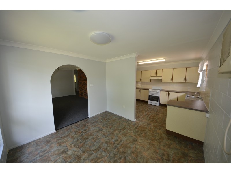 10 Fenwick St, Gracemere QLD 4702