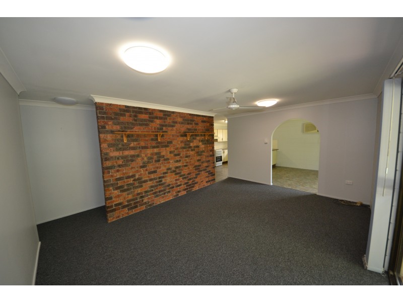 10 Fenwick St, Gracemere QLD 4702