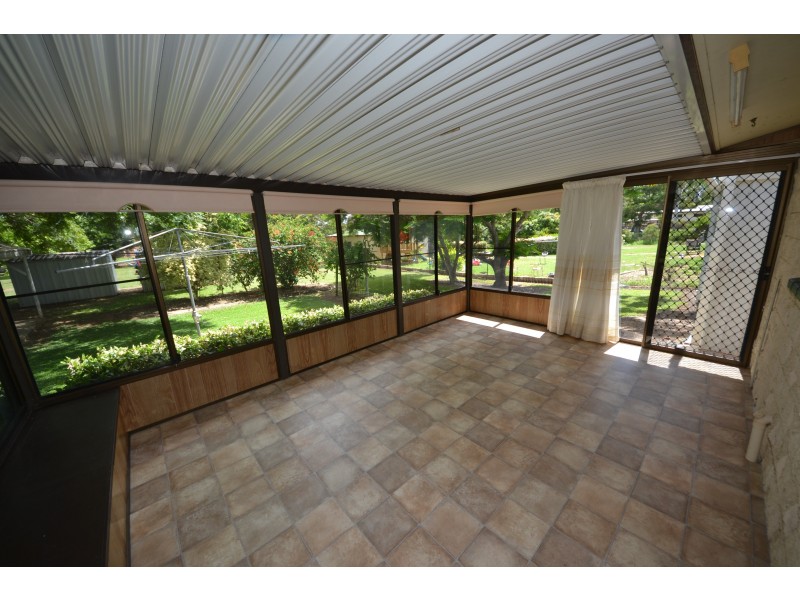 10 Fenwick St, Gracemere QLD 4702