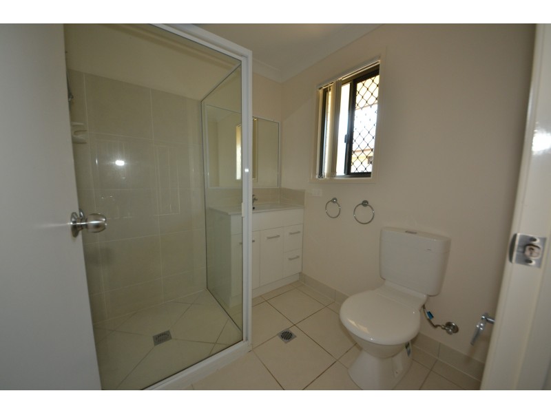 64 Bronco Cres, Gracemere QLD 4702