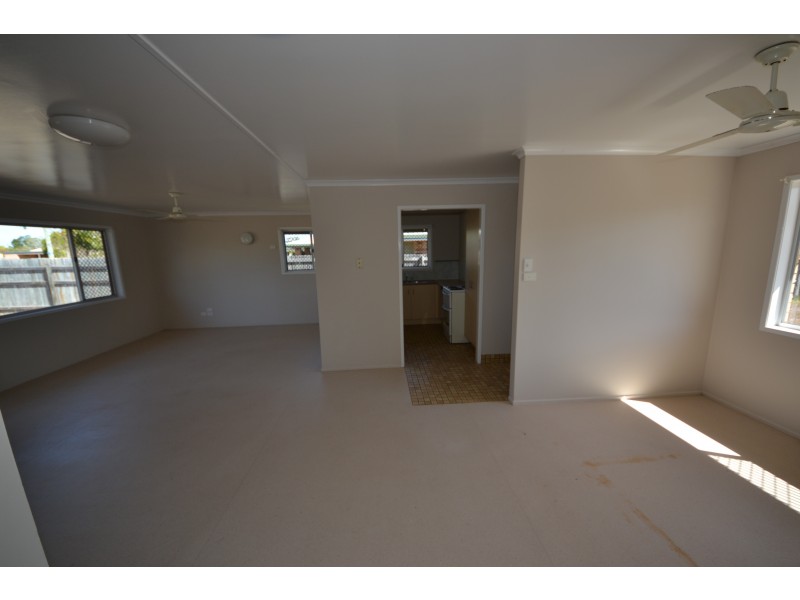 16 Buxton Dr, Gracemere QLD 4702