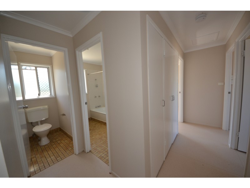 16 Buxton Dr, Gracemere QLD 4702