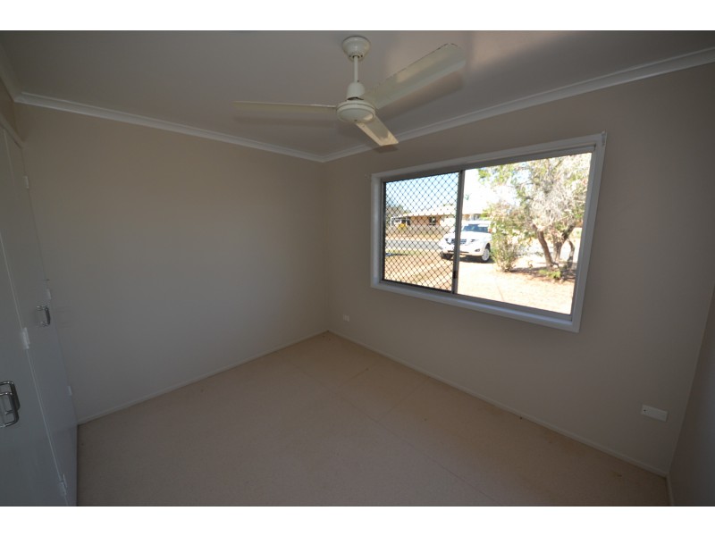 16 Buxton Dr, Gracemere QLD 4702