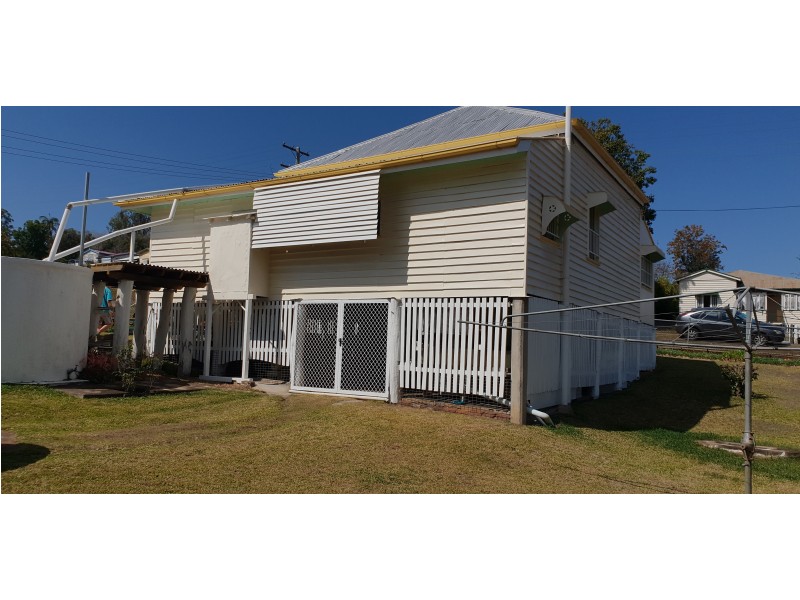 74 East St Ex, Mount Morgan QLD 4714