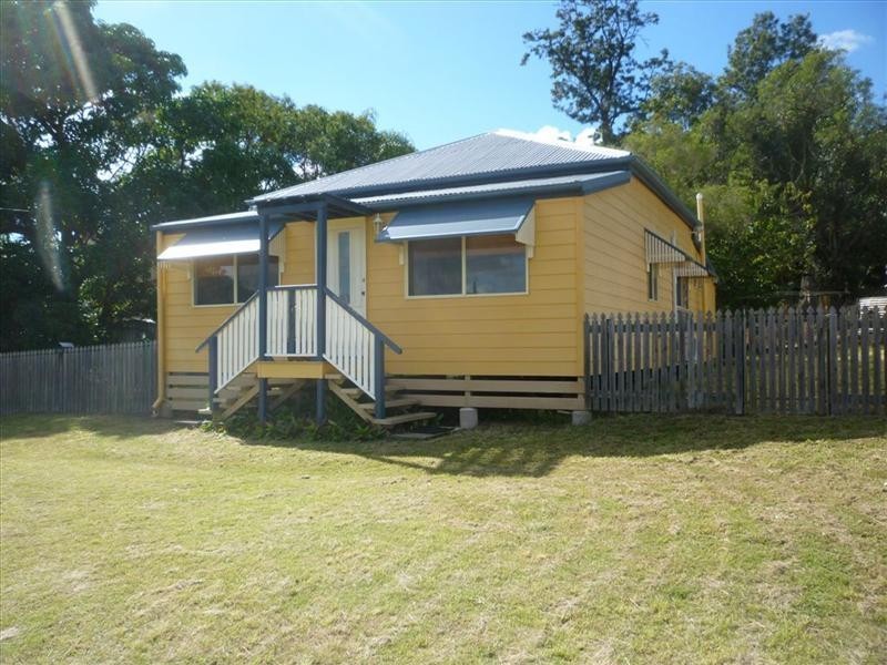 23 Black St, Mount Morgan QLD 4714