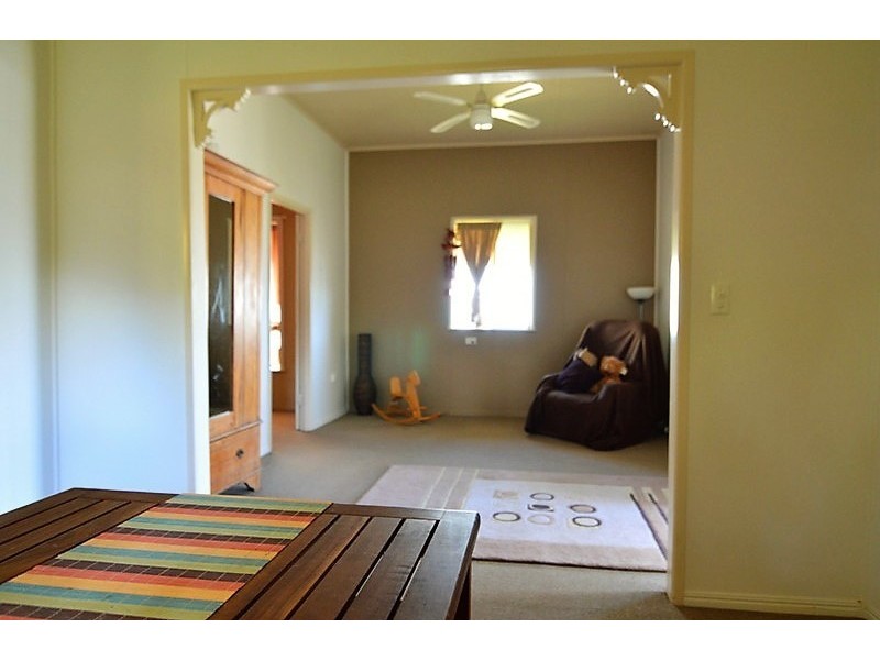 23 Black St, Mount Morgan QLD 4714