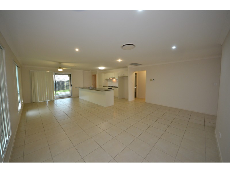 15 Thomas St, Gracemere QLD 4702