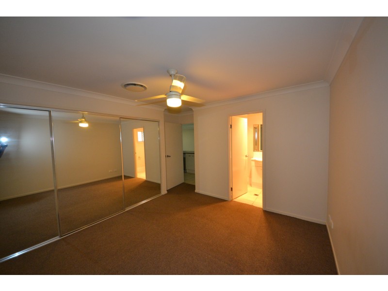 15 Thomas St, Gracemere QLD 4702