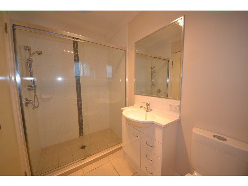 15 Thomas St, Gracemere QLD 4702