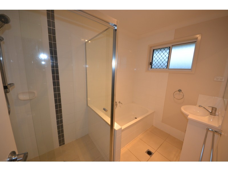 15 Thomas St, Gracemere QLD 4702