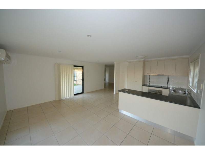 10 Rosella Drive, Gracemere QLD 4702