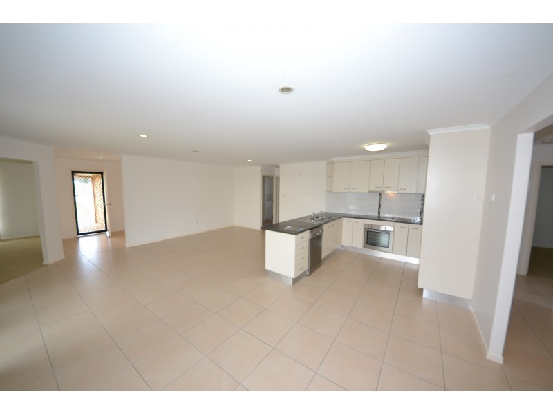 8 Koolamarra Drive, Gracemere QLD 4702