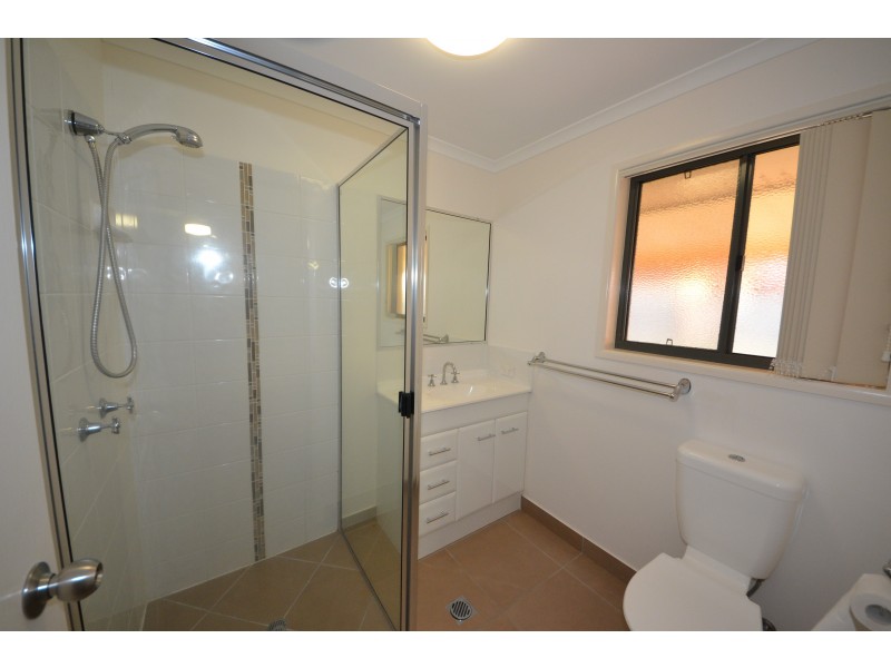 4 Chatterton Bvd, Gracemere QLD 4702