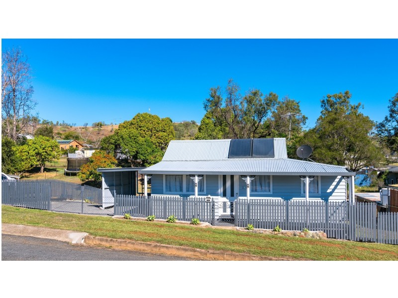 62 Hall St, Mount Morgan QLD 4714