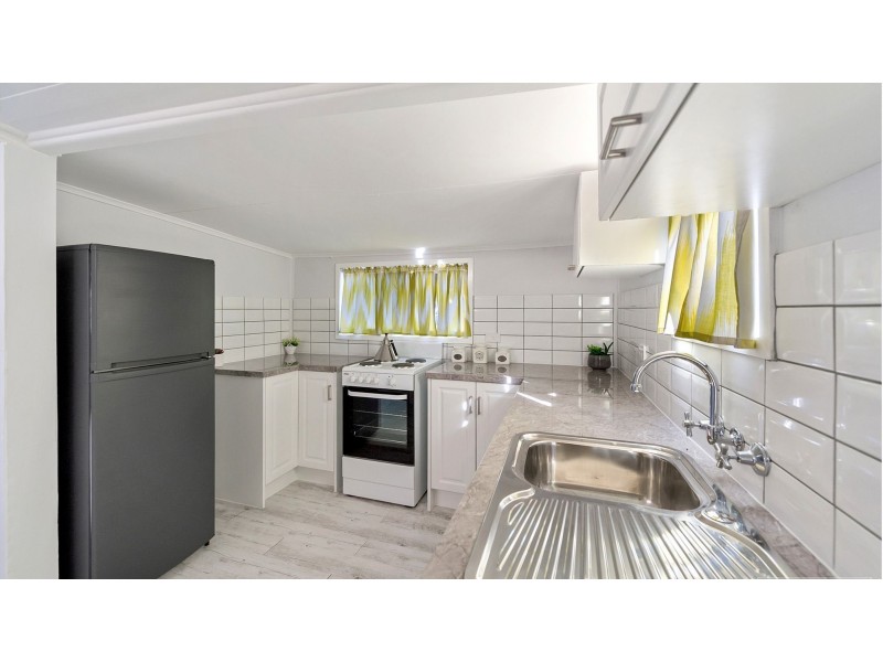 62 Hall St, Mount Morgan QLD 4714