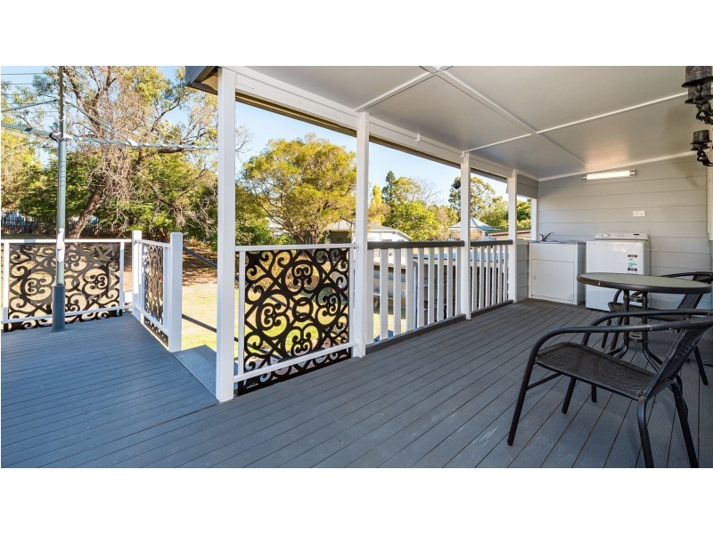 62 Hall St, Mount Morgan QLD 4714