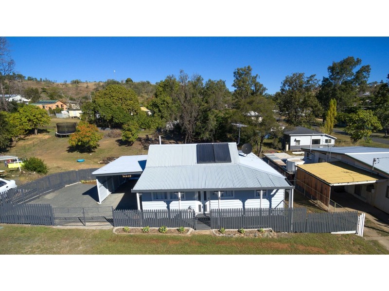 62 Hall St, Mount Morgan QLD 4714