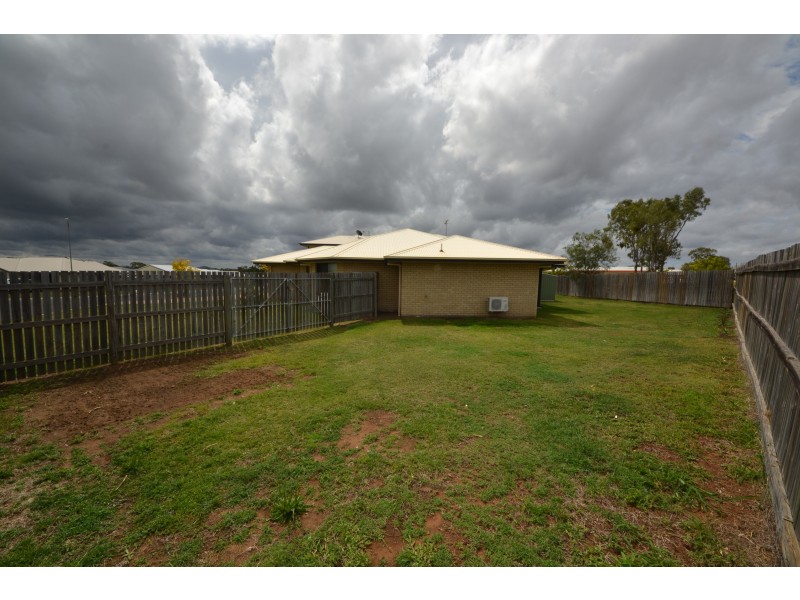 1 Wara Pl, Gracemere QLD 4702