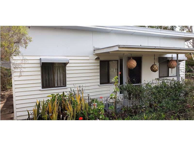 22 West St, Mount Morgan QLD 4714