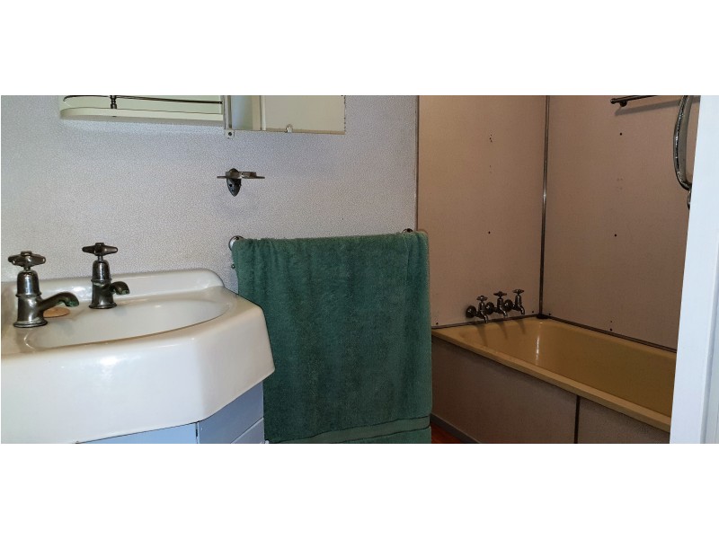 22 West St, Mount Morgan QLD 4714