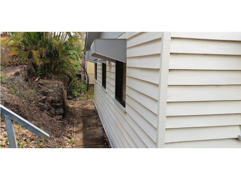 22 West St, Mount Morgan QLD 4714