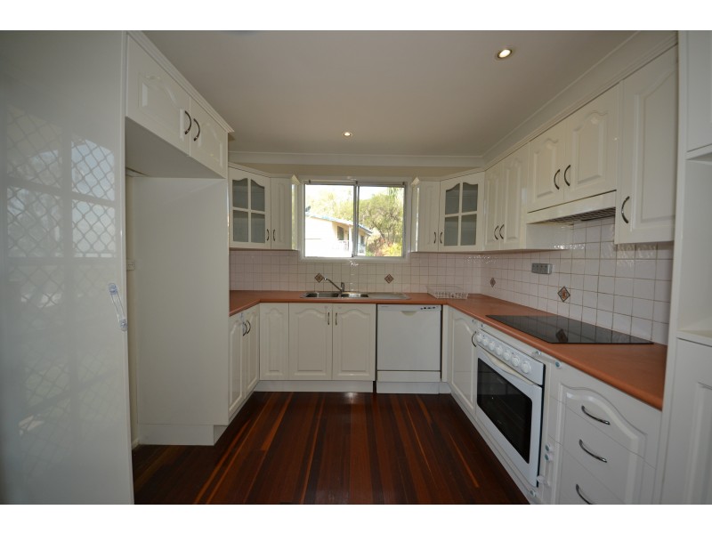 8 Perriman St, Gracemere QLD 4702