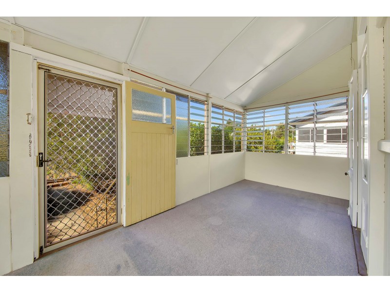 40 James St, Mount Morgan QLD 4714