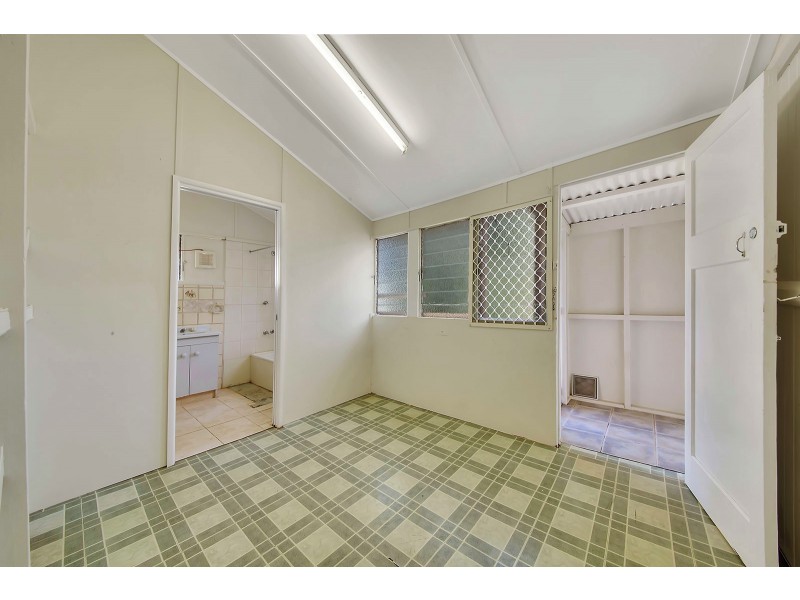 40 James St, Mount Morgan QLD 4714