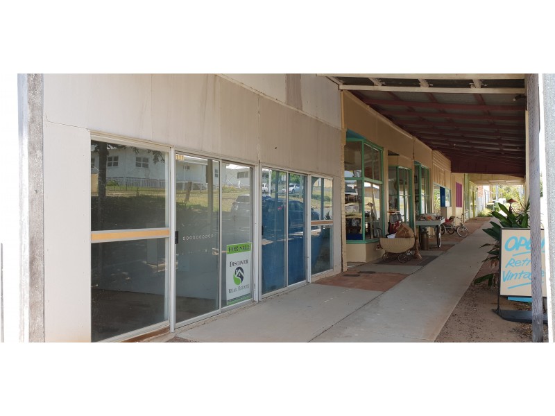 111 East St, Mount Morgan QLD 4714