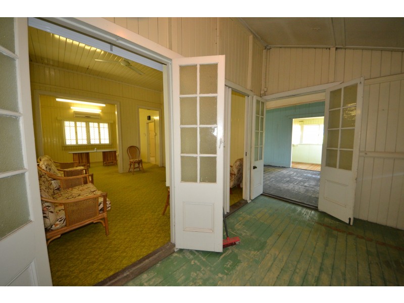 196 North St, West Rockhampton QLD 4700