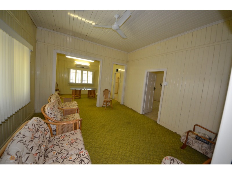 196 North St, West Rockhampton QLD 4700