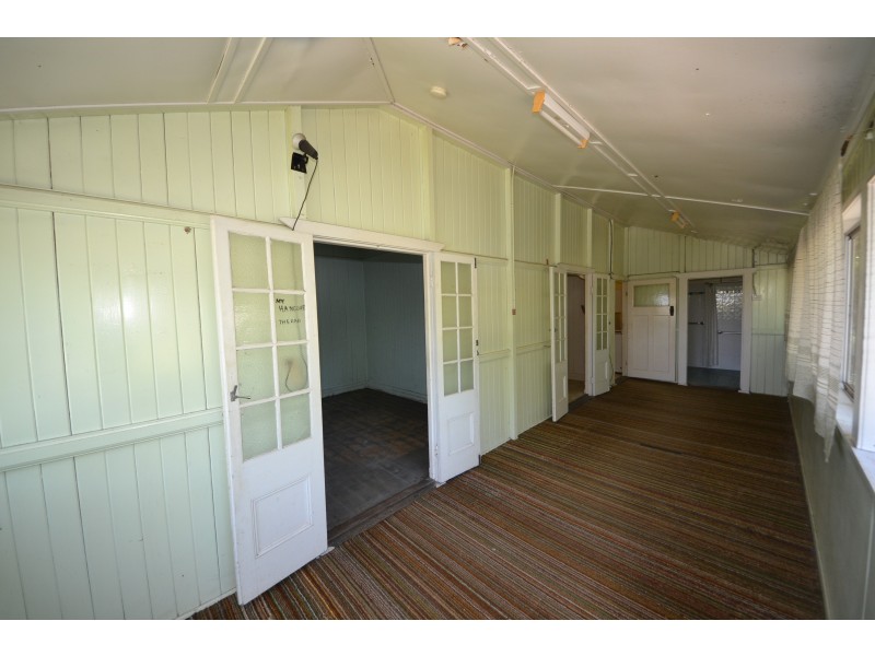 196 North St, West Rockhampton QLD 4700