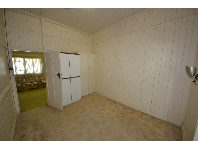 196 North St, West Rockhampton QLD 4700