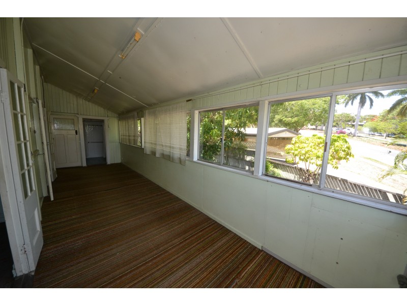 196 North St, West Rockhampton QLD 4700