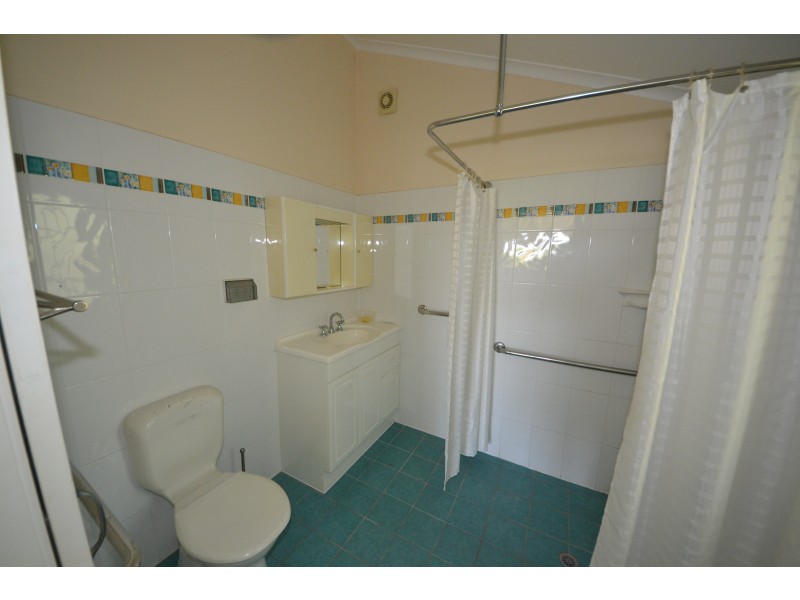 196 North St, West Rockhampton QLD 4700