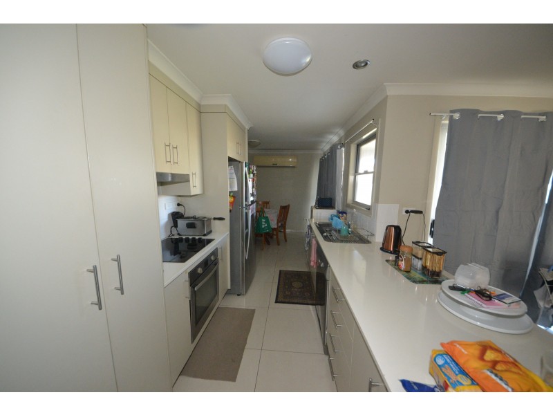 6 Maree Cres, Gracemere QLD 4702