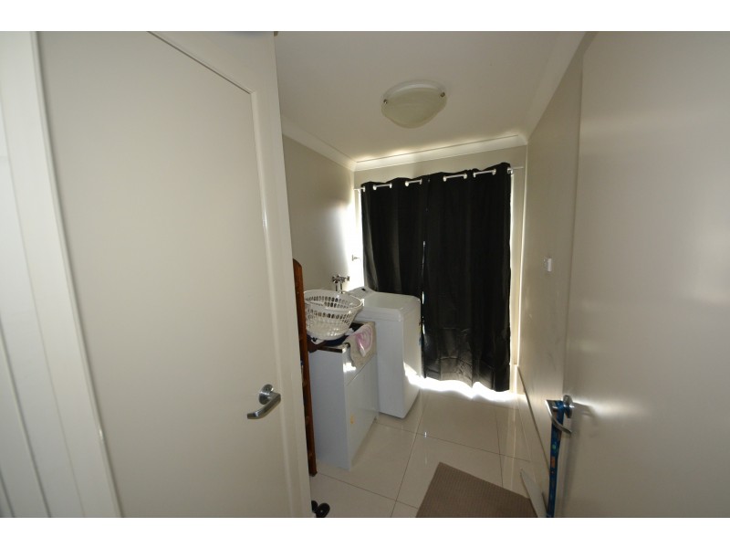 6 Maree Cres, Gracemere QLD 4702