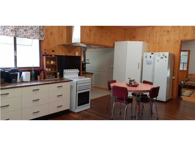 22 Horse Creek Lane, Mount Morgan QLD 4714